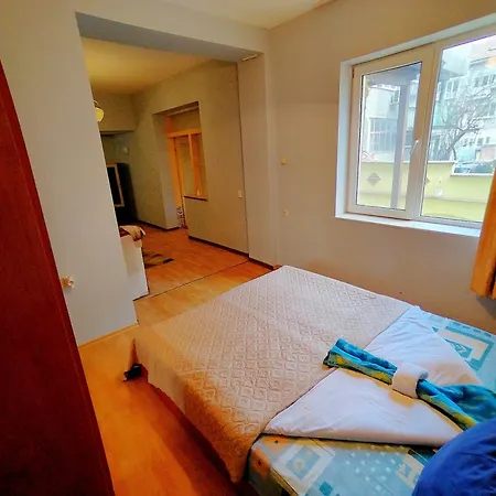 Apartment Garden Retreat